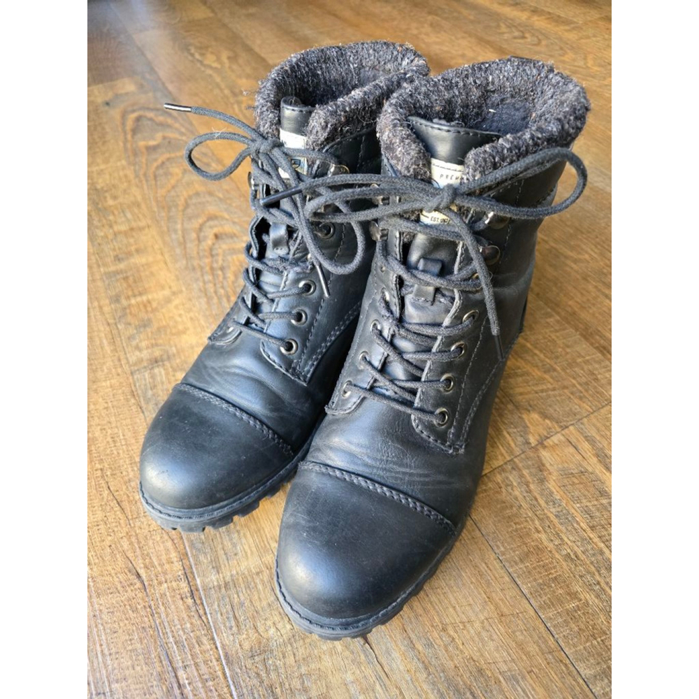 DLG Black Lace Up Winter Boots Knit Cuff Women's Size 9